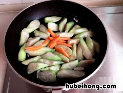丝瓜炒鸡肉的功效与作用 丝瓜炒鸡腿肉的做法