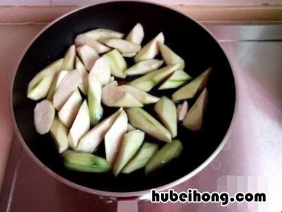 丝瓜炒鸡肉的功效与作用 丝瓜炒鸡腿肉的做法
