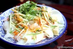 为什么蒸的凉皮黏黏的 为什么凉皮蒸出来太粘稠
