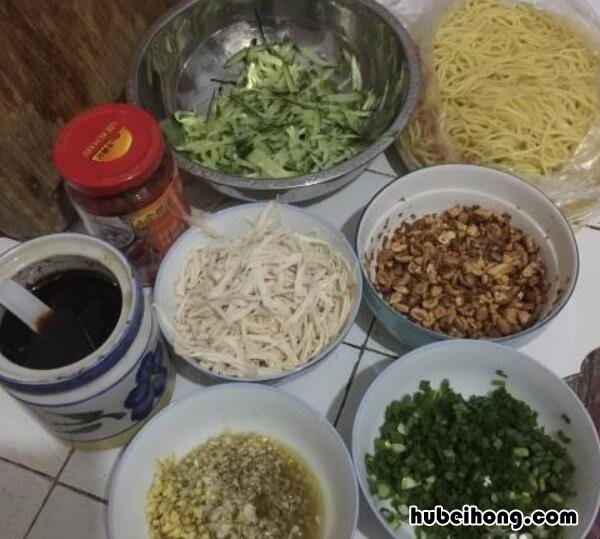 凉面怎么做最好吃视频 凉面做法视频教程