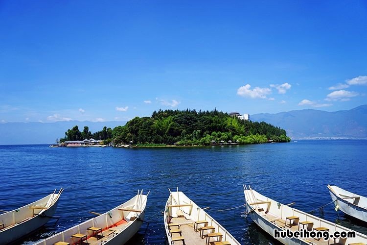 一个人冬天去哪里玩比较好好 冬天适合去旅行的地方