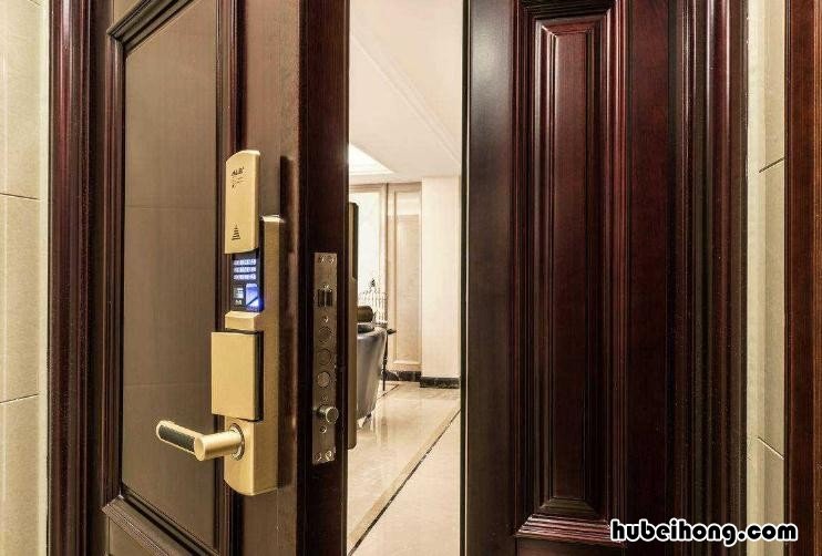 防盗门锁不住一拉就开怎么办 防盗门不反锁一拉就开