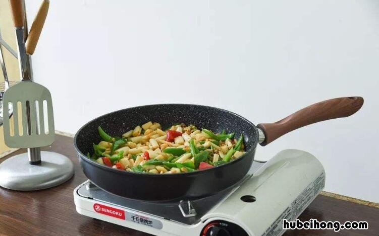 不粘锅能用洗锅网吗 不粘锅能用洗锅网吗有毒吗