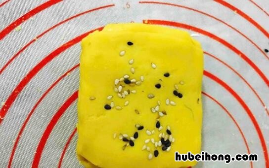 怎样做南瓜千层糕好吃又简单的做法 南瓜千层蛋糕的做法家常做法