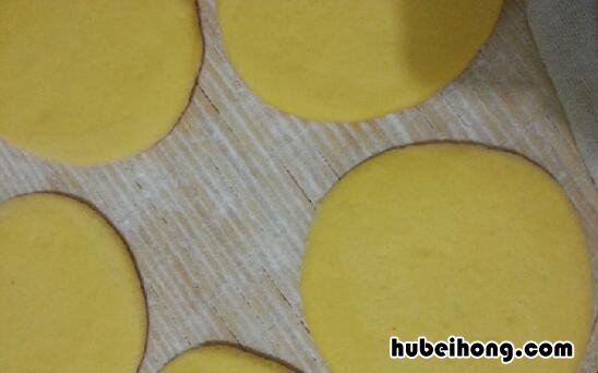 南瓜发面饼怎么做又酥又脆视频 南瓜发面饼怎么做又酥又脆窍门
