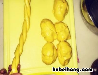 南瓜麻花如何制作视频 南瓜麻花如何制作的