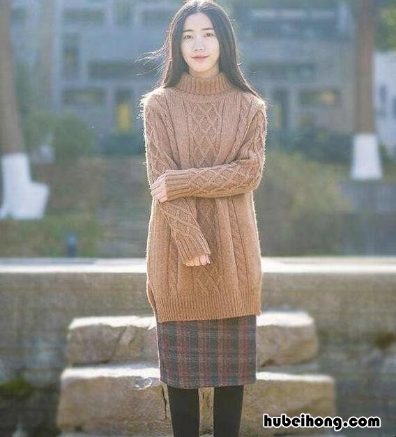 长款毛衣裙怎样搭配外套 长款毛衣裙子搭配什么外套好看图片