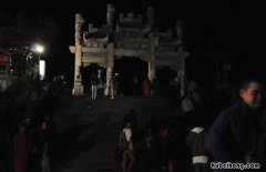 晚上爬泰山需要注意什么 凌晨爬泰山需要备什么