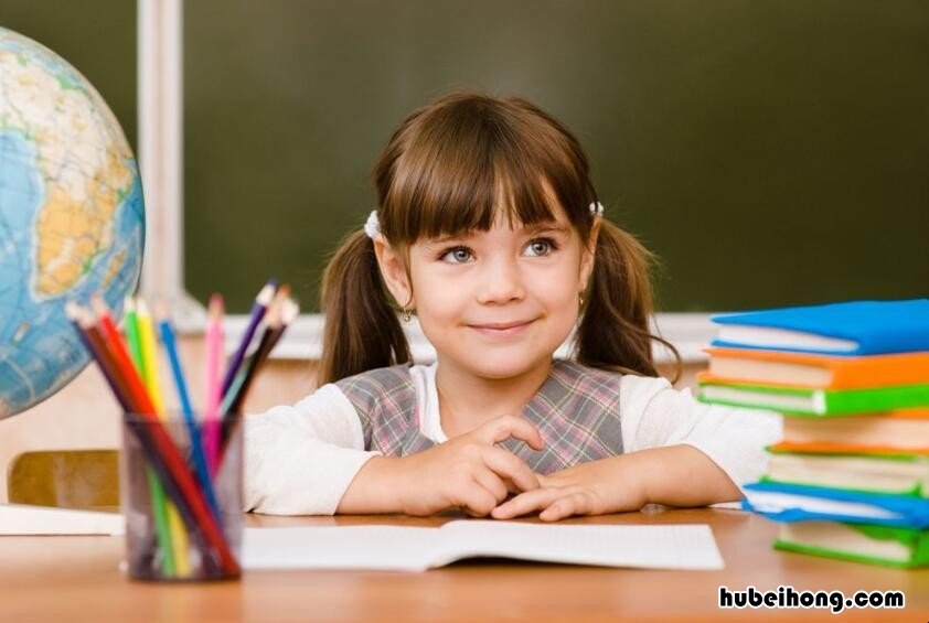 小孩上课经常走神怎么办 孩子最近上课走神怎么办