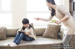 15岁女儿不听话怎么教育 15岁孩子极其不听话,父母管不了,怎么办呀