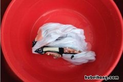 衣服被中性笔画了怎么洗掉 衣服被中性笔画到怎么洗掉