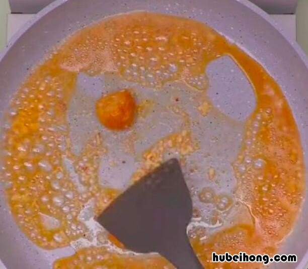 咸蛋黄大龙虾的做法 咸鸭蛋黄烧龙虾