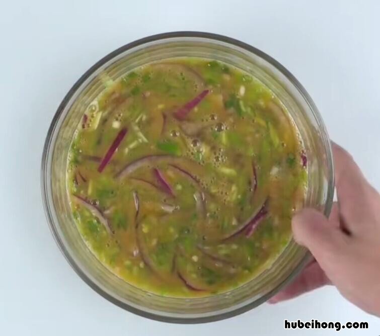 小葱大饼怎么做 圆葱饼家庭版做法