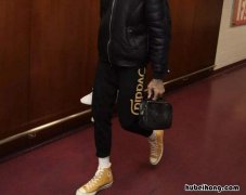 黄匡威怎么搭配衣服 黄匡威怎么搭配衣服好看