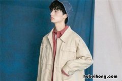 卡其色外套怎么搭配衬衫 卡其色外套怎么搭配最佳颜色搭配