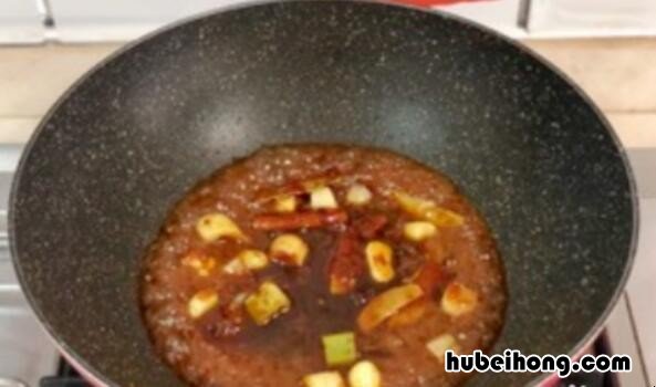 土豆红萝卜焖牛腩怎么做 土豆红萝卜焖牛腩怎么做好吃