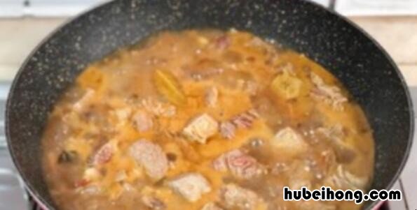 土豆红萝卜焖牛腩怎么做 土豆红萝卜焖牛腩怎么做好吃