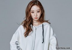 灰色卫衣搭配什么鞋子好看图片 灰色卫衣搭配什么鞋子好看女生