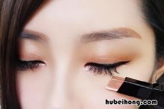 单眼皮用什么颜色的眼影棒比较好 单眼皮用什么颜色的眼影棒好