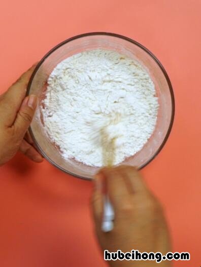 奶黄包怎样做 奶黄包的制作方法和配料窍门