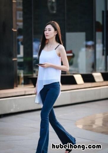 吊带外面穿什么好看图片 吊带外面穿什么好看女