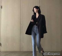 牛仔喇叭裤怎么搭配 喇叭裤怎么搭配