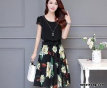 连衣裙怎么穿搭 夏季长裙怎么搭配上衣好看