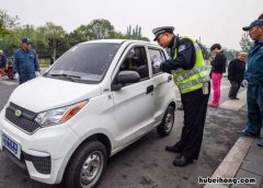 交警可以戴墨镜执法吗现在 交警可以戴墨镜执法吗视频