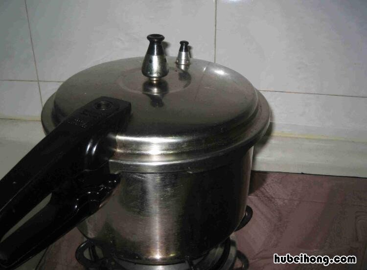 用高压锅有什么注意事项 高压锅使用注意事项有哪些