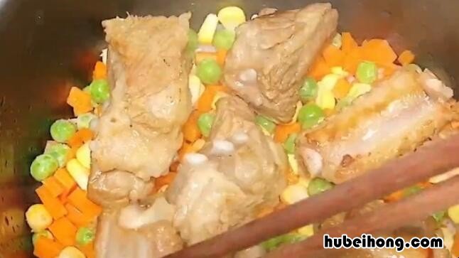 电饭煲排骨蒸饭怎么做好吃 电饭煲怎样蒸排骨饭窍门