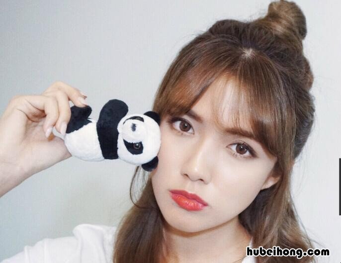 头发多的女孩怎么扎丸子头嫌自己的头发烧 头发多的女孩怎么扎好看