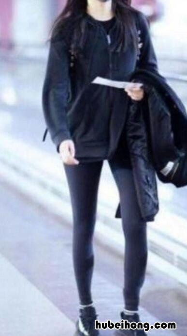 椰子鞋配什么衣服好看女生 椰子鞋搭配什么衣服好看