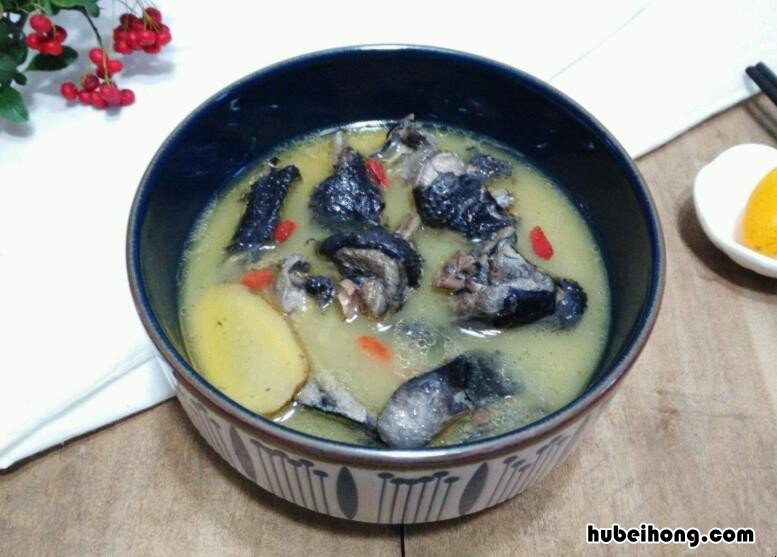 山药煲乌鸡汤的做法 山药炖乌鸡汤家常做法
