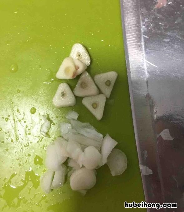 干锅蒜苔怎么做视频教程 干锅蒜苔怎么做视频教学