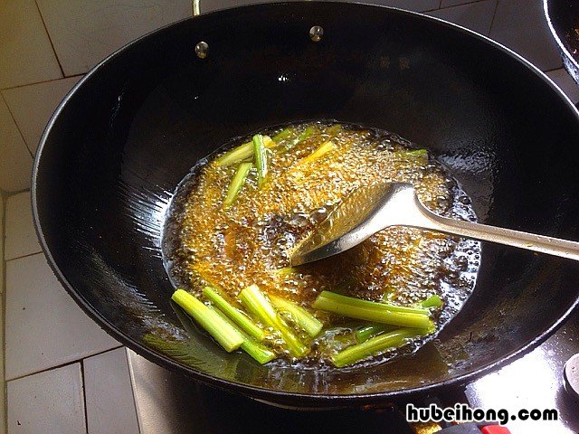 干锅鸡翅怎么做好吃又简单的做法 干锅鸡翅的做法 最正宗的做法视频