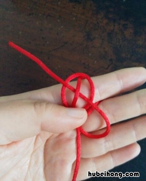 如何钉纽扣 打结 怎么打结扣