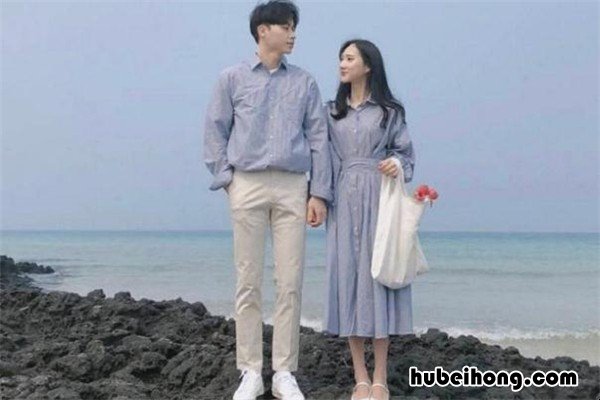 情侣装穿什么颜色好看百搭 情侣衣服搭配颜色