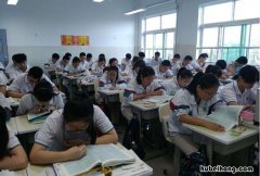 学生背诗方法是什么 学生背诗的图片