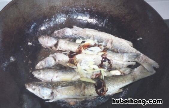 梭鱼可以炖豆腐吗 梭鱼炖豆腐汤的做法
