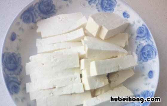 梭鱼可以炖豆腐吗 梭鱼炖豆腐汤的做法