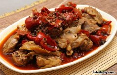 做麻辣鸡头用什么料比较好吃 麻辣鸡头的做法及配料窍门