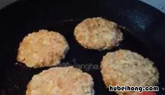 大肠臭豆腐煲怎么做 鸡脚豆腐煲怎么做