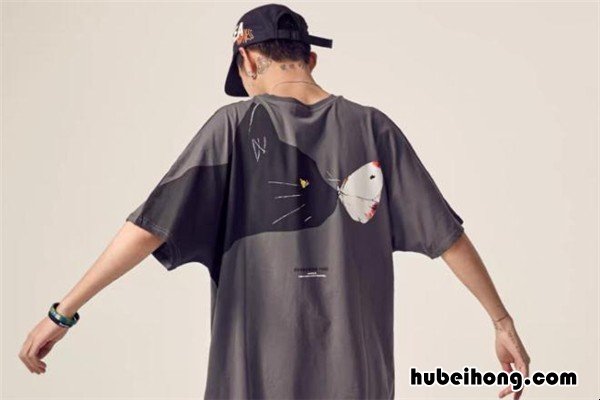 棒球帽可以搭配什么衣服好看 棒球帽可以搭配什么衣服图片