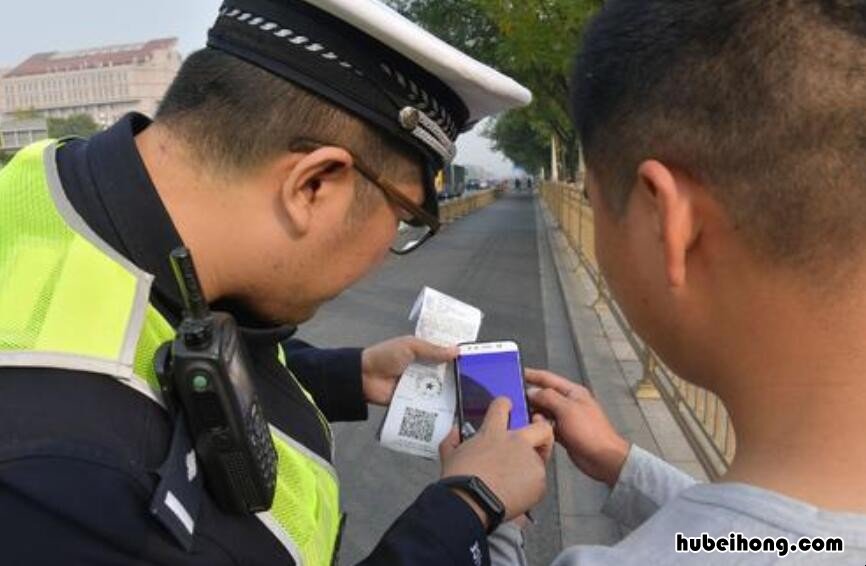 常见的驾车违章行为有哪些种类及举例 驾驶机动车违章和违法行为有什么区别