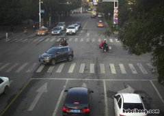 车辆掉头注意安全 开车掉头怎么掉头