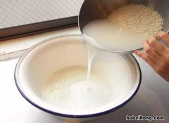 怎么用淘米水洗脸 怎样用淘米水洗脸