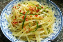 炒土豆丝什么时候放白醋好 炒土豆丝什么时候放白醋最好
