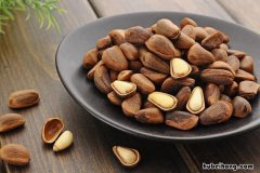 炒松子用什么炒好吃 炒松子用什么炒最好