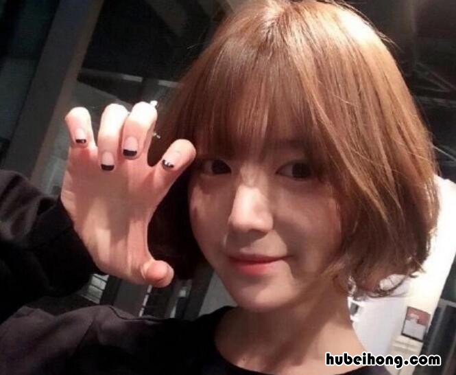 烫的头发怎么剪好看又简单 烫的头发怎么剪好看女