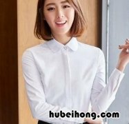 焦糖色大衣配什么内搭图片女士 焦糖色大衣配什么颜色内搭图片